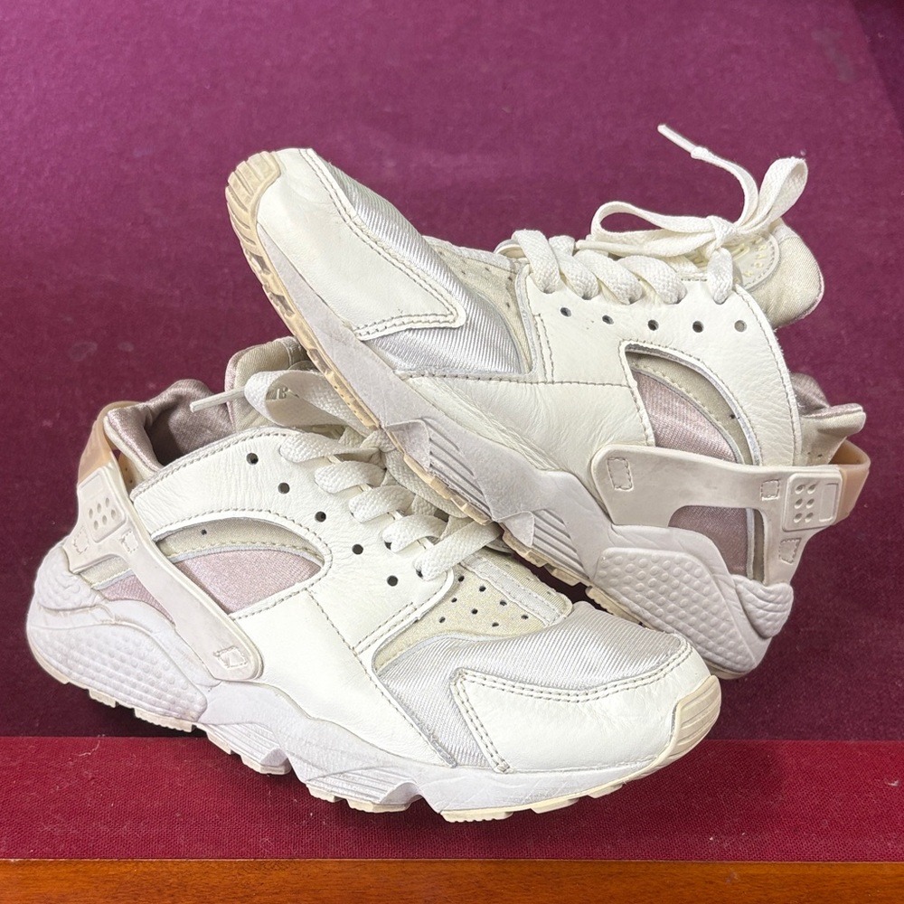Nike Air Huarache Women’s 7